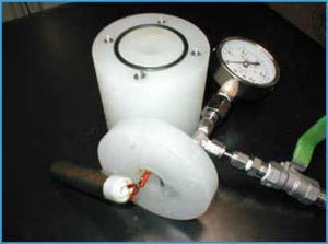 Cell-with-Pressure-Gauge-and-Exhaust-Pipe-for-cylindrical-battery